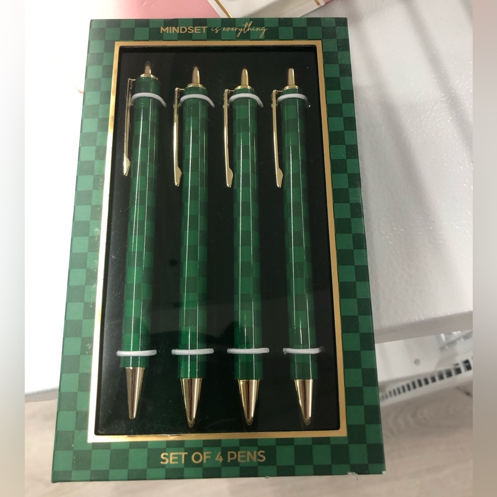New! James Burke Collection Green Checkered Pen Set (4)
